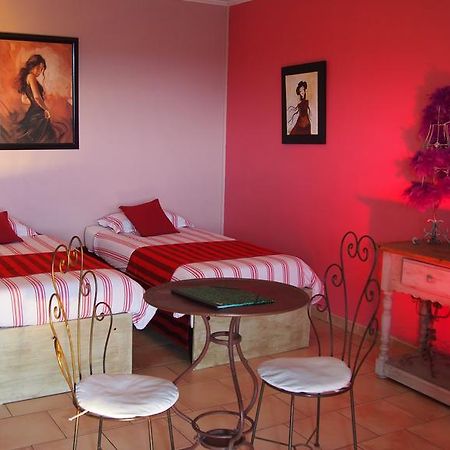 Hotel Le Relais Du Luberon Maubec  Ruang foto