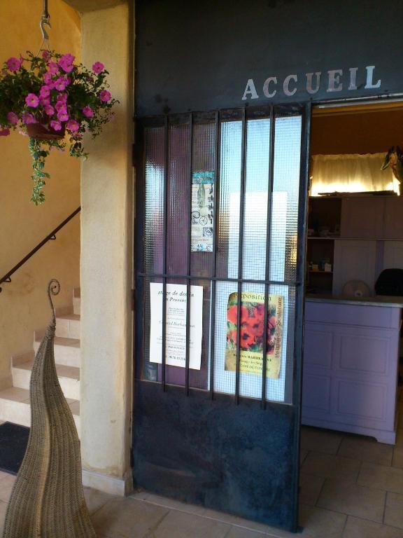 Hotel Le Relais Du Luberon Maubec  Bagian luar foto